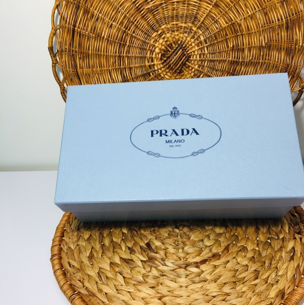 ❌ SOLD ❌Box, PRADA.  Empty shoe box - Picture 2 of 16